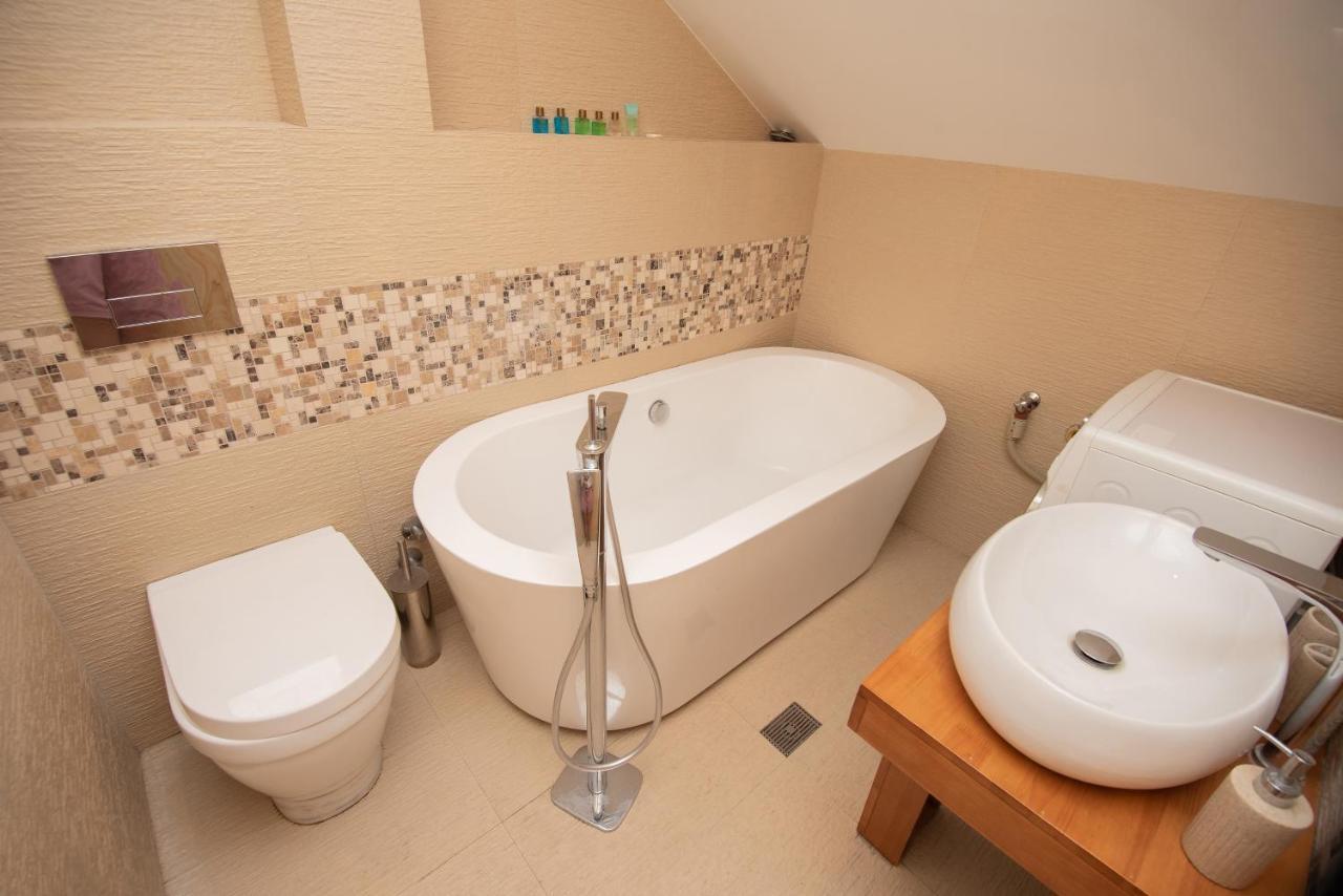 Luxury 4 Bedroom Apartment #1 In The City Center Of Τυφλίδα Εξωτερικό φωτογραφία