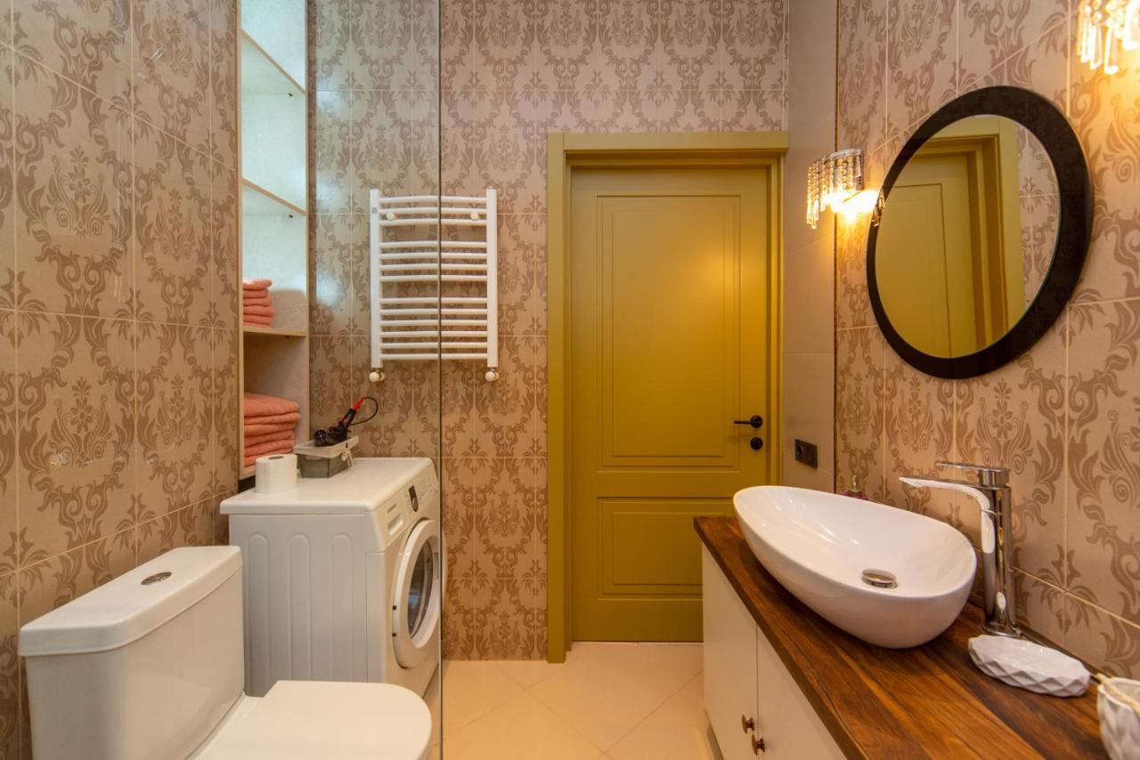 Luxury 4 Bedroom Apartment #1 In The City Center Of Τυφλίδα Εξωτερικό φωτογραφία